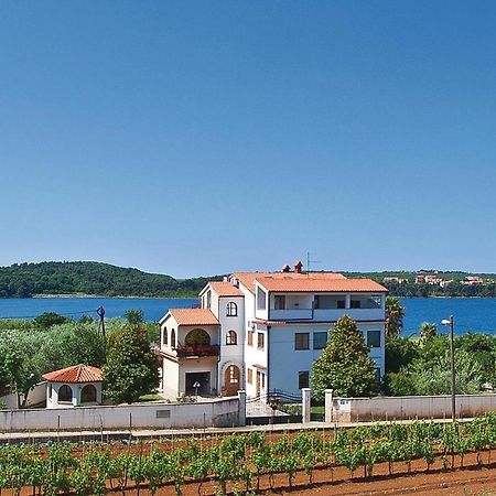 Beautiful Apartment In Pula With Kitchen Exteriör bild